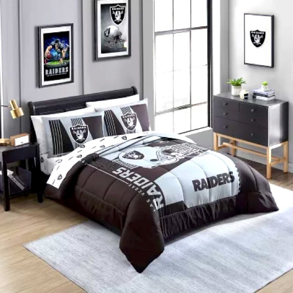 Las Vegas Raiders NFL Bed-In-A-Bag Comforter and Sheet Set - Picture 2 of 8